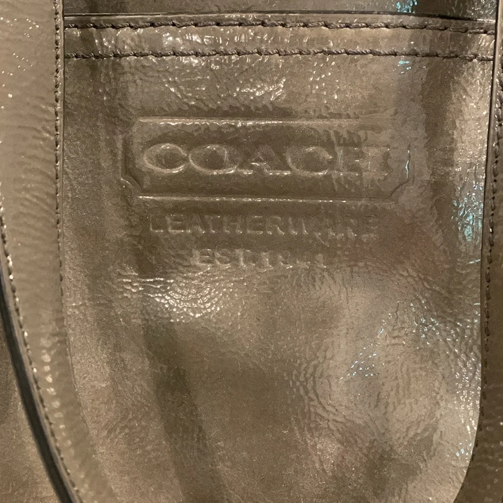 COACH Gallery Tote Handbag in Glossy Gray Patent Leather - Picture 2 of 8